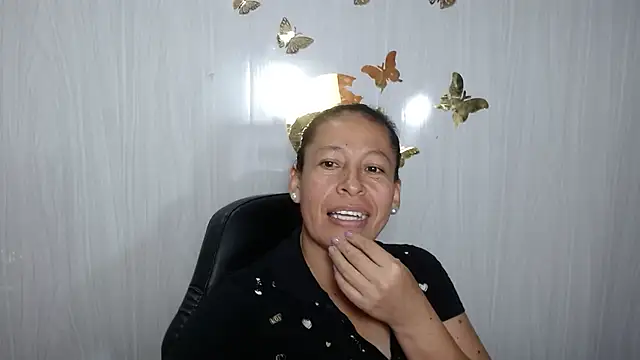 Snapshot of mature_martina chatting on 3, 3, 2025 mature martina online show from 3, 3, 2025