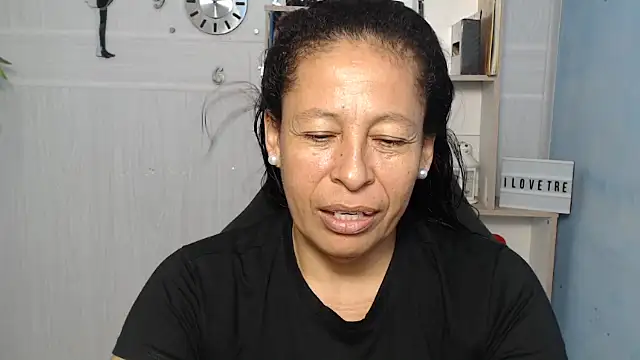 Snapshot of mature_martina chatting on 6, 3, 2025 mature martina online show from 6, 3, 2025