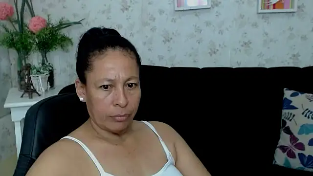 Snapshot of mature_martina chatting on 8, 3, 2025 mature martina online show from 8, 3, 2025
