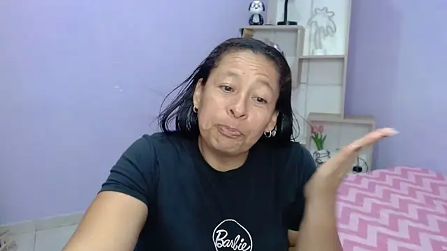 Snapshot of mature_martina chatting on 24, 10, 2025 mature martina online show from 24, 10, 2025