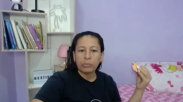 Snapshot of mature_martina chatting on 8, 11, 2025 mature martina online show from 8, 11, 2025