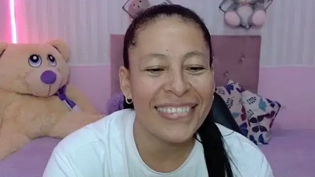 Snapshot of mature_martina chatting on 21, 11, 2025 mature martina online show from 21, 11, 2025