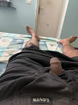 Snapshot of yourheroforfun chatting on 7, 4, 2026 yourheroforfun online show from 7, 4, 2026