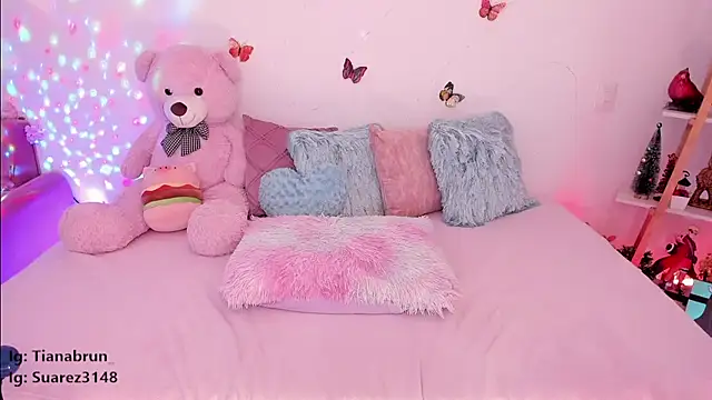 Zara uwu  online show from 20, 2, 2025