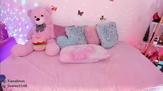 Zara uwu  online show from 11, 3, 2025