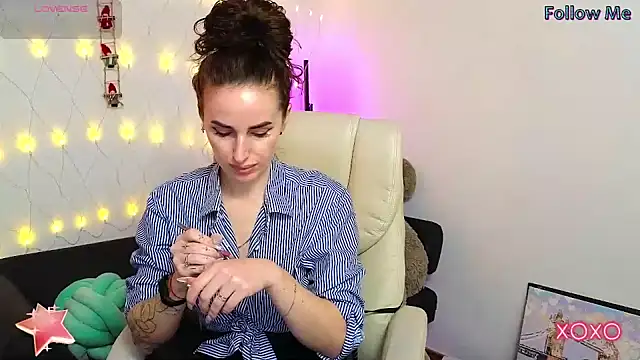 xx adrihanna xx online show from 30, 1, 2025