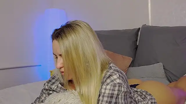 SofiJames online show from 19, 12, 2024