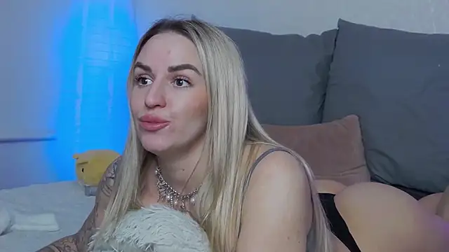 SofiJames online show from 8, 3, 2025