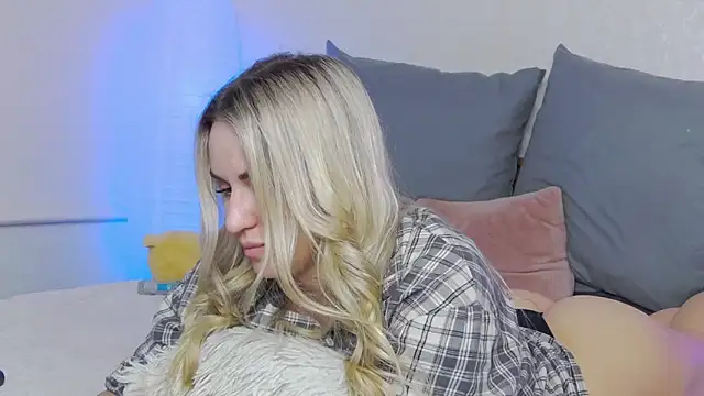 SofiJames online show from 11, 3, 2025