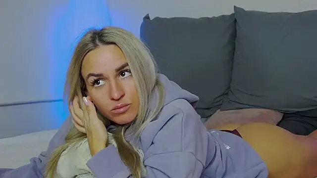 SofiJames online show from 4, 10, 2025