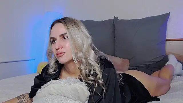 SofiJames online show from 3, 12, 2025