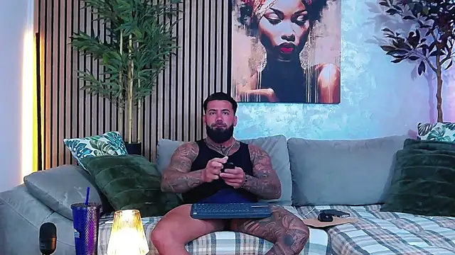 Snapshot of masterkingofmusclee chatting on 4, 5, 2026 masterkingofmusclee online show from 4, 5, 2026