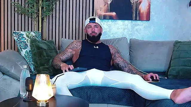 Snapshot of masterkingofmusclee chatting on 12, 5, 2026 masterkingofmusclee online show from 12, 5, 2026