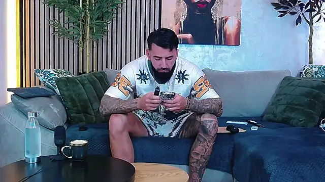 Snapshot of masterkingofmusclee chatting on 1, 6, 2026 masterkingofmusclee online show from 1, 6, 2026