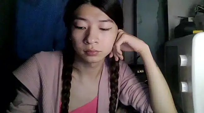 CarlyJoy online show from 10, 2, 2025