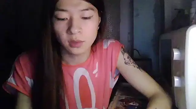 CarlyJoy online show from 28, 2, 2025