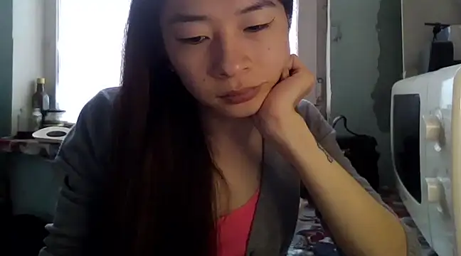 CarlyJoy online show from 5, 3, 2025