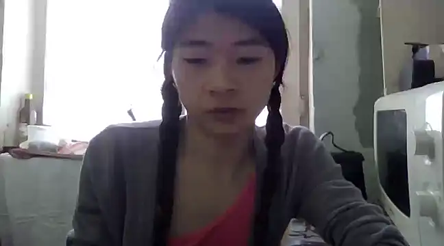 CarlyJoy online show from 10, 3, 2025