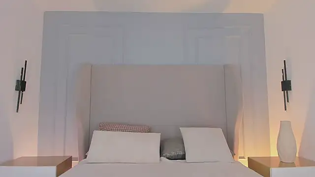 chloe d online show from 25, 3, 2026