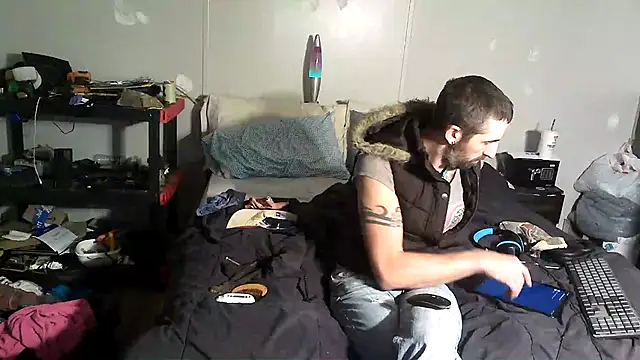 Bi curious86 online show from 3, 11, 2025