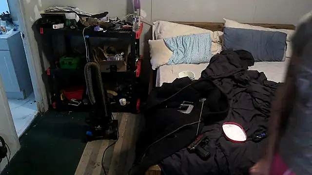 Bi curious86 online show from 4, 11, 2025