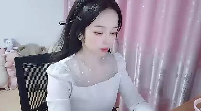 wwcc123 online show from 8, 3, 2025