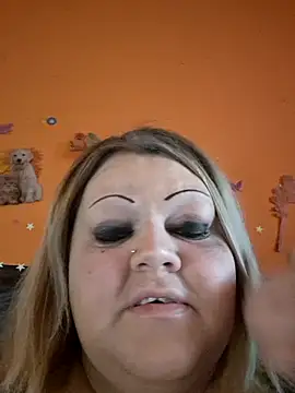 ducicsajsziii online show from 13, 4, 2026