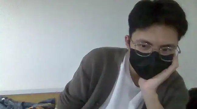 Gwencloudy online show from 1, 1, 2025