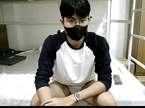 Gwencloudy online show from 1, 11, 2025