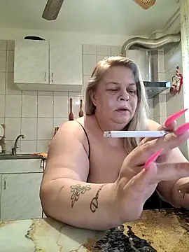 Snapshot of AriannaMilf chatting on 22, 4, 2026 AriannaMilf online show from 22, 4, 2026