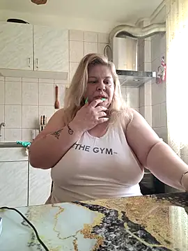 Snapshot of AriannaMilf chatting on 22, 5, 2026 AriannaMilf online show from 22, 5, 2026