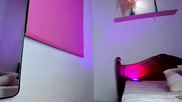 Snapshot of Juan_Castano chatting on 9, 11, 2025 Juan Castano online show from 9, 11, 2025