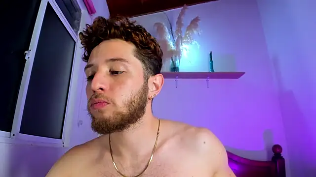 Snapshot of Juan_Castano chatting on 18, 11, 2025 Juan Castano online show from 18, 11, 2025