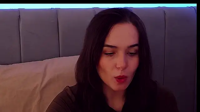 Snapshot of MeIisaLove chatting on 22, 11, 2025 MeIisaLove online show from 22, 11, 2025