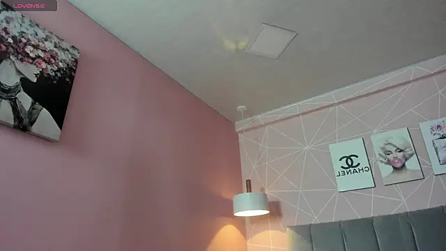 dolly zoe online show from 18, 10, 2025