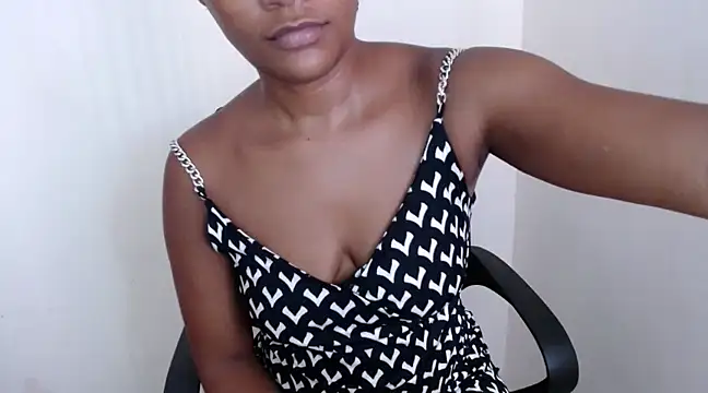 Snapshot of savage_laura chatting on 20, 2, 2025 savage laura online show from 20, 2, 2025