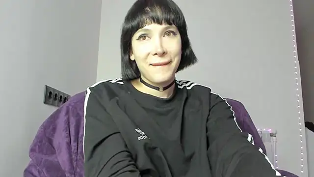 Snapshot of dollmore chatting on 8, 2, 2025 dollmore online show from 8, 2, 2025