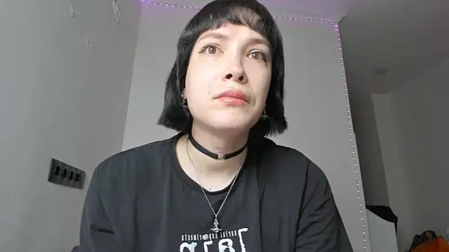 Snapshot of dollmore chatting on 10, 2, 2025 dollmore online show from 10, 2, 2025