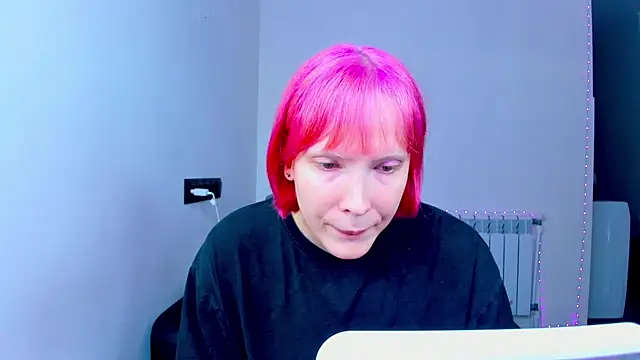 Snapshot of dollmore chatting on 8, 10, 2025 dollmore online show from 8, 10, 2025