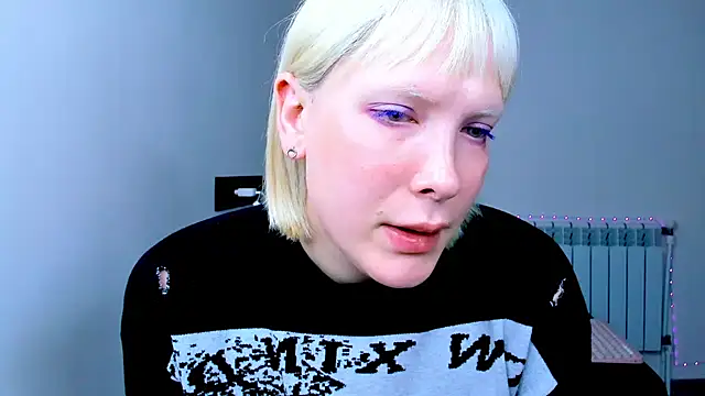 Snapshot of dollmore chatting on 16, 11, 2025 dollmore online show from 16, 11, 2025