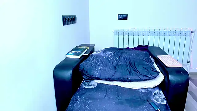 Snapshot of dollmore chatting on 19, 11, 2025 dollmore online show from 19, 11, 2025