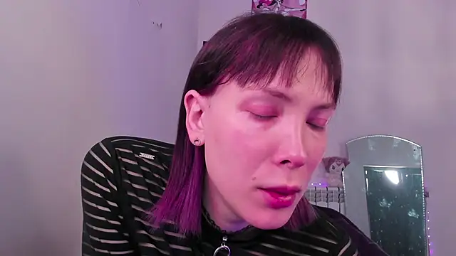 Snapshot of dollmore chatting on 4, 3, 2026 dollmore online show from 4, 3, 2026