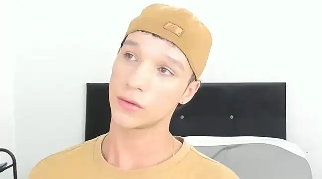 Snapshot of angelcortes chatting on 4, 1, 2025 angelcortes online show from 4, 1, 2025