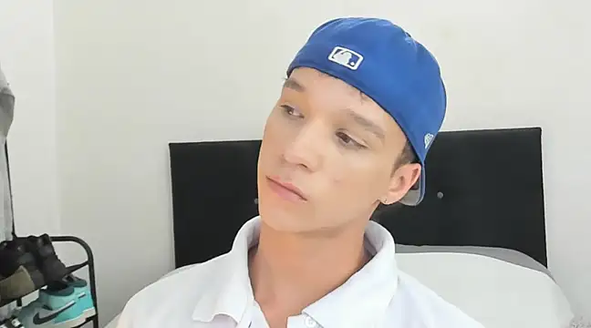 Snapshot of angelcortes chatting on 10, 1, 2025 angelcortes online show from 10, 1, 2025