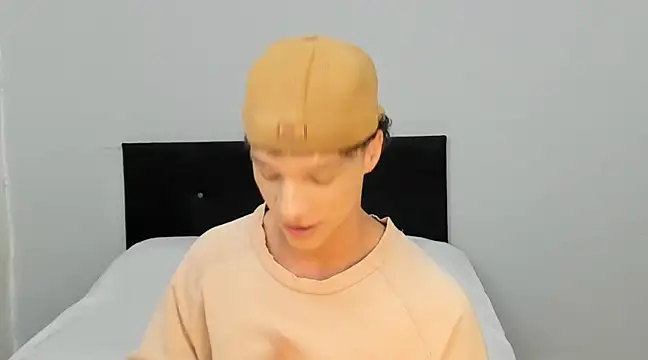 Snapshot of angelcortes chatting on 15, 3, 2025 angelcortes online show from 15, 3, 2025