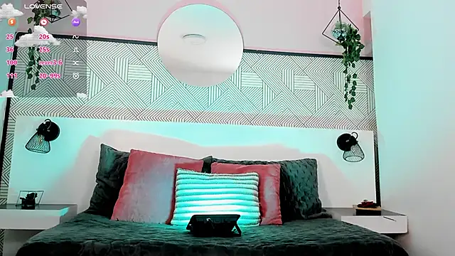 CoralineRicce  online show from 17, 12, 2024