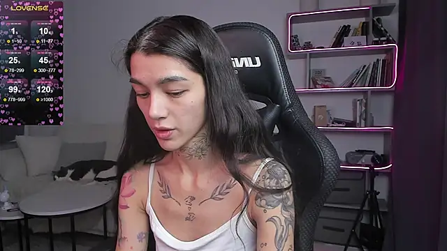 Snapshot of vinkitinkii chatting on 11, 1, 2025 vinkitinkii online show from 11, 1, 2025