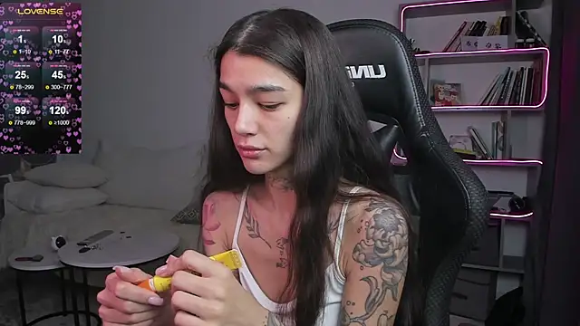 Snapshot of vinkitinkii chatting on 28, 1, 2025 vinkitinkii online show from 28, 1, 2025