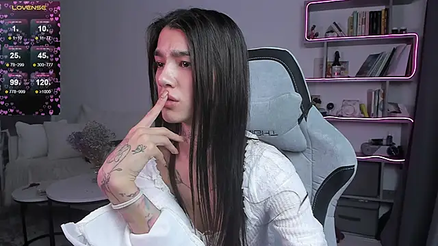 Snapshot of vinkitinkii chatting on 17, 3, 2025 vinkitinkii online show from 17, 3, 2025