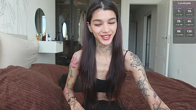 Snapshot of vinkitinkii chatting on 12, 10, 2025 vinkitinkii online show from 12, 10, 2025